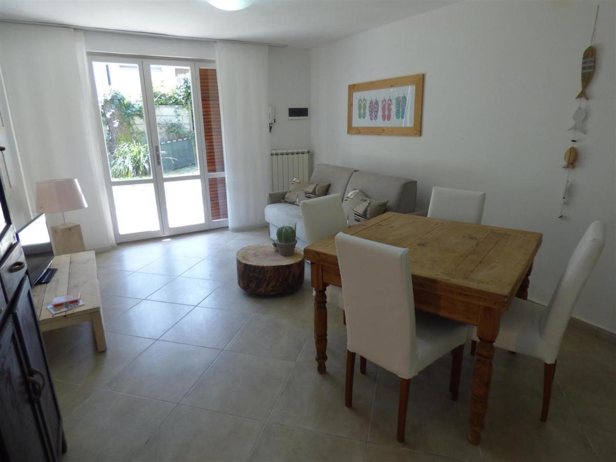 Tundra 1 Apartment Тирения Екстериор снимка